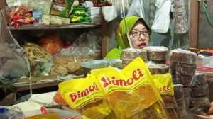 edagang Pasar Keluhkan Penyesuaian Harga Minyak Goreng