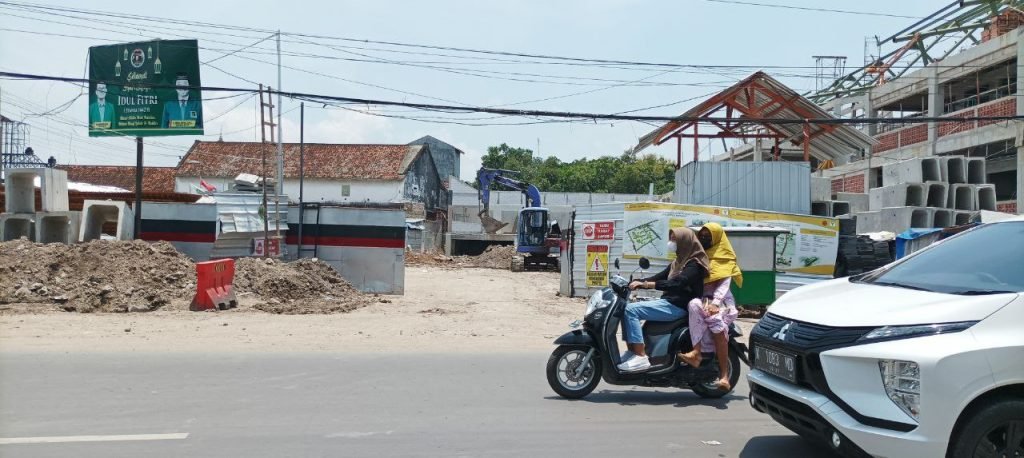 Warga Terganggu Proyek Kota Pusaka Lasem Dibongkar