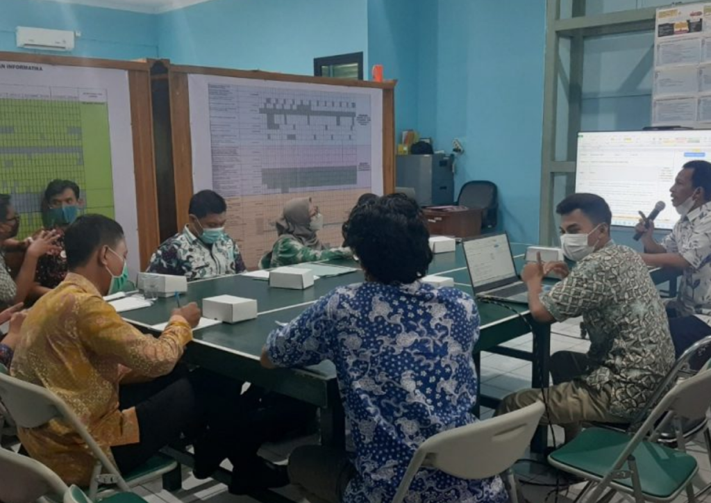 suasana rapat diskominfo rembang