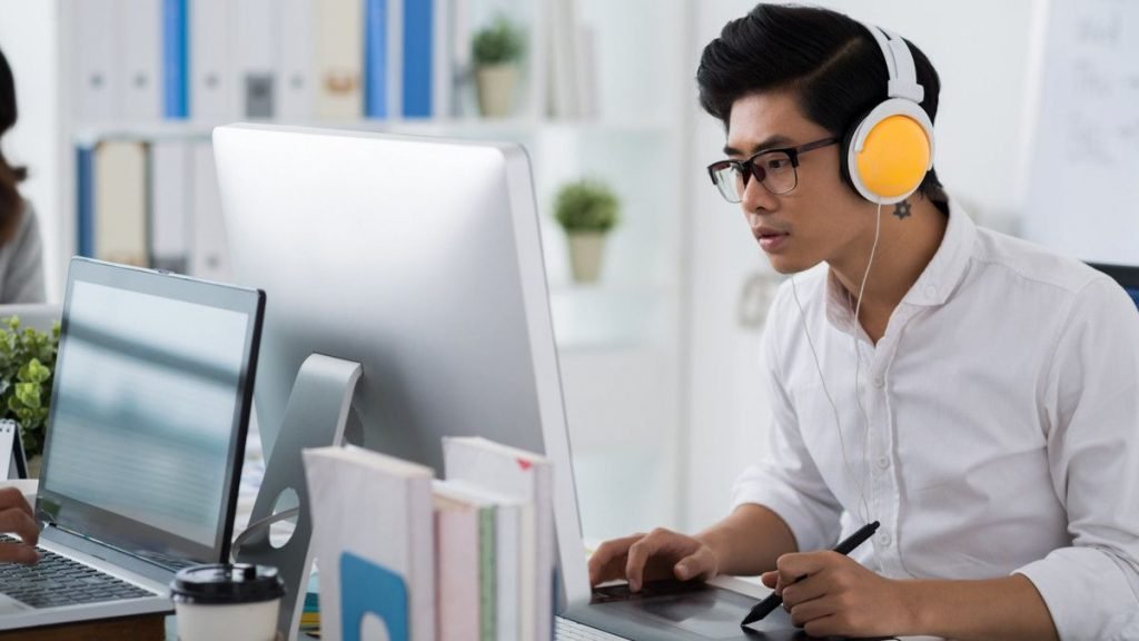 Musik Ini Ternyata Bisa Bikin Produktivitas Naik