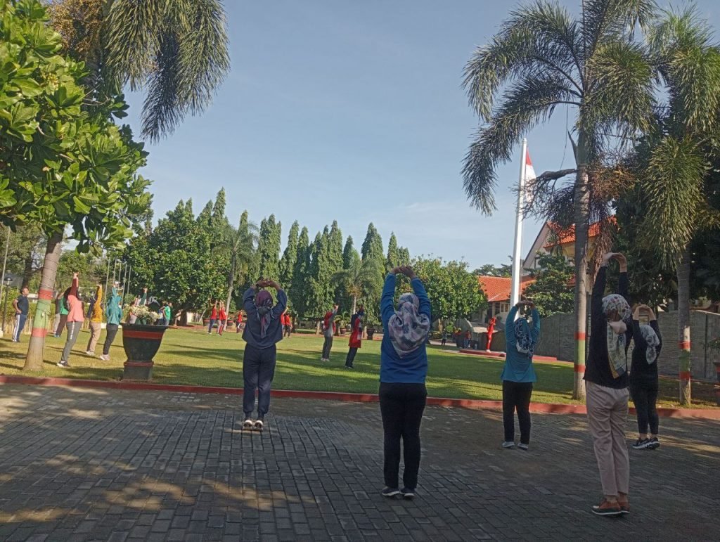 Puluhan Pegawai Setda Bersama Bappeda Rembang Lakukan Senam Sehat