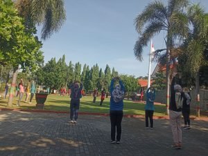 Puluhan Pegawai Setda Bersama Bappeda Rembang Lakukan Senam Sehat