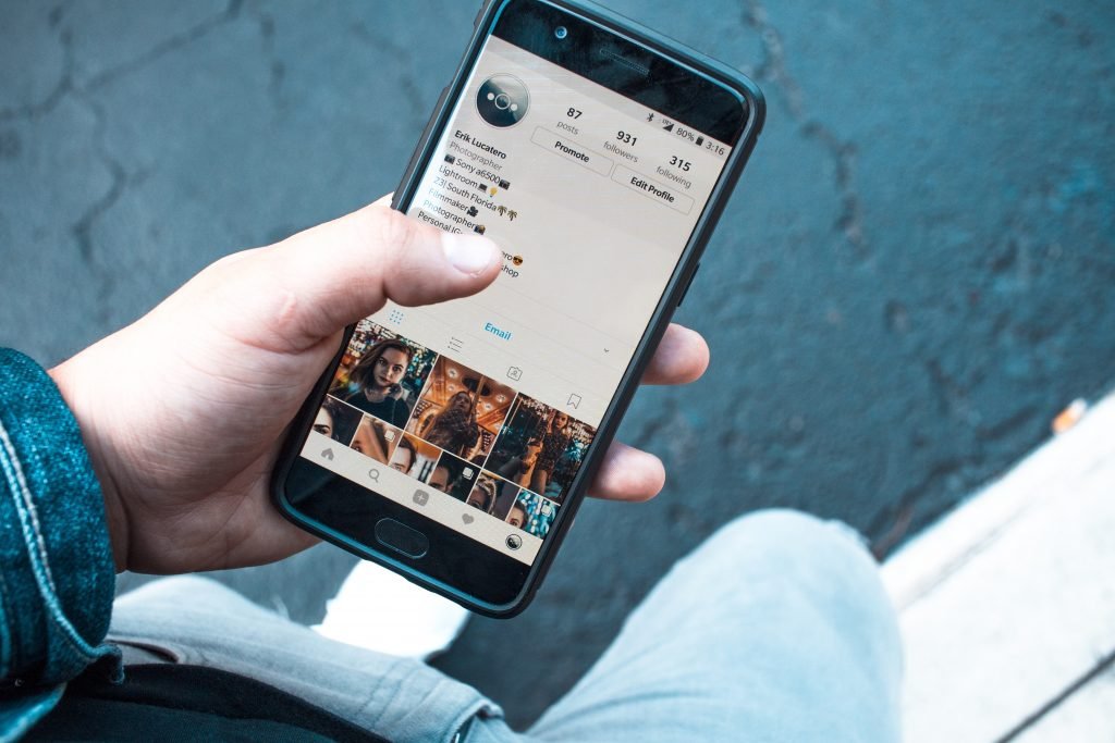 Tips Terhindar dari Social Media Addict