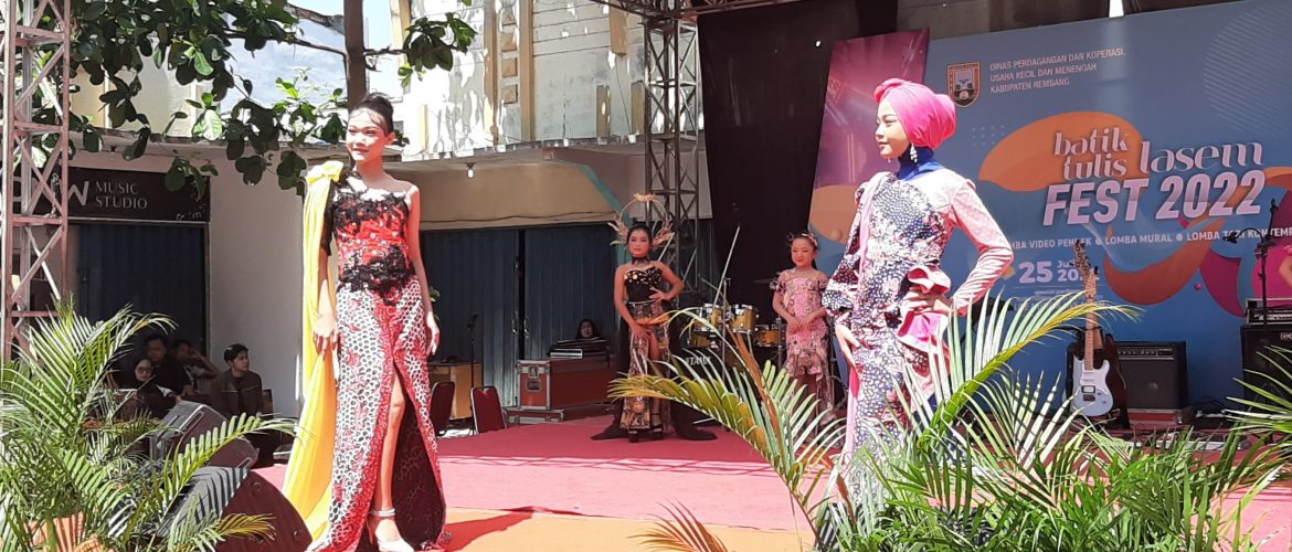 Dindagkop UKM Bersama Dekranasda Rembang Gelar Batik Tulis Fest 2022