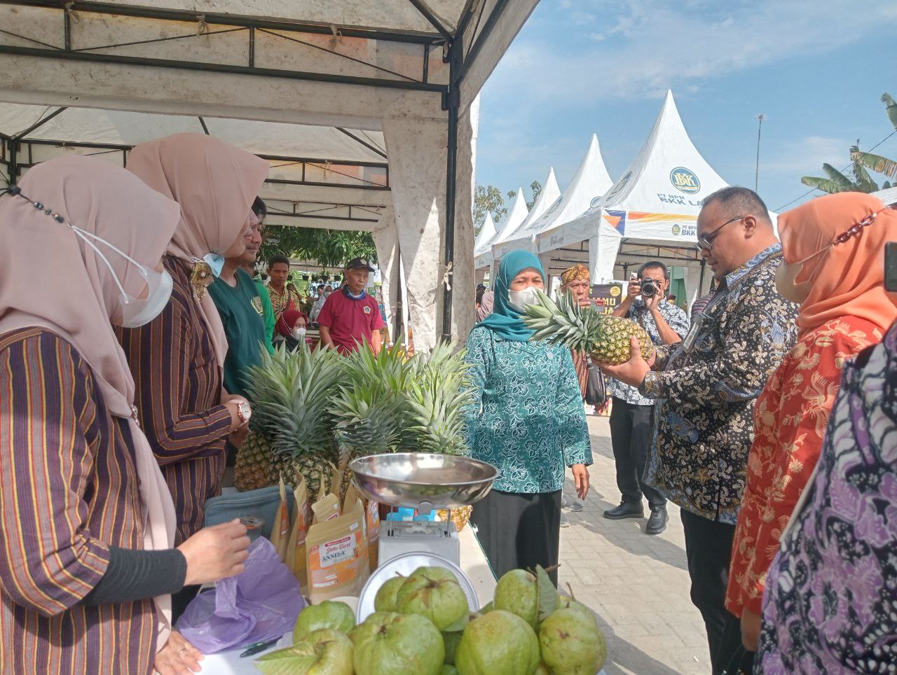 Dintanpan Rembang Gelar Acara Pasar Tani untuk Peringati Krida Pertanian dan HUT Rembang