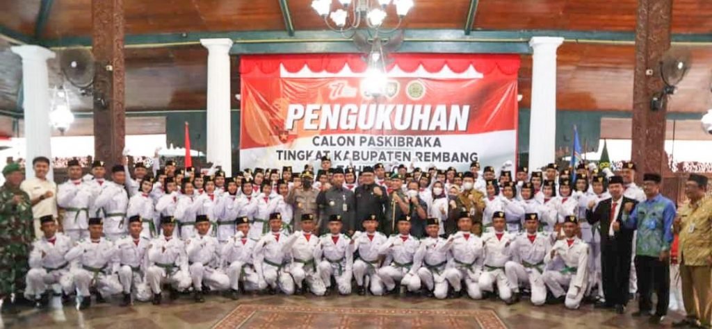 Sebanyak 76 Paskibraka Dikukuhkan Bupati Rembang