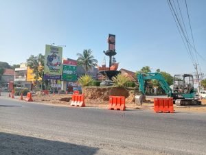 Renovasi Tugu Adipura Jalan Dengan Anggaran Rp430 Juta Renovasi Tugu Adipura Jalan Dengan Anggaran Rp430 Juta