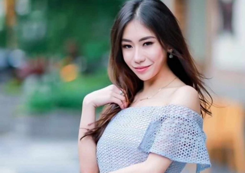 Ayu Thalia Ungkap Pernah Tinggal Seatap dengan Aktor Kevin Hillers
