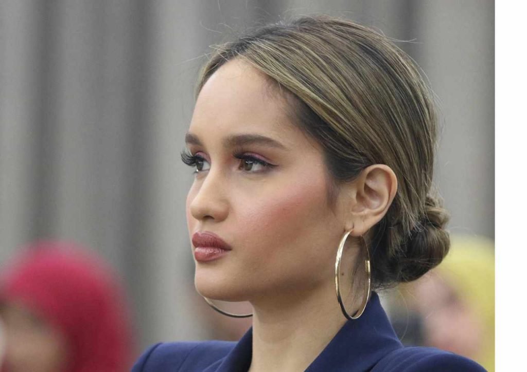 Cinta Laura Bicara soal Asmara