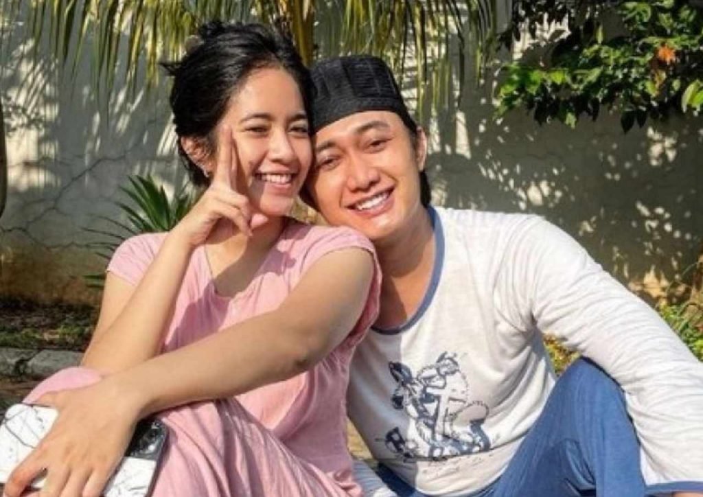 Pesinetron Bobby Tince Diam-diam Sudah Cerai dengan Istri