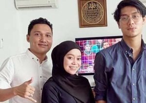 Rizky Billar Bak Ditelan Bumi setelah Dilaporkan Lesti, Keluarga Angkat Bicara Rizky Billar Bak Ditelan Bumi setelah Dilaporkan Lesti, Keluarga Angkat Bicara