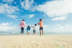 Foto: ilustrasi liburan keluarga (Sumber: iStock)