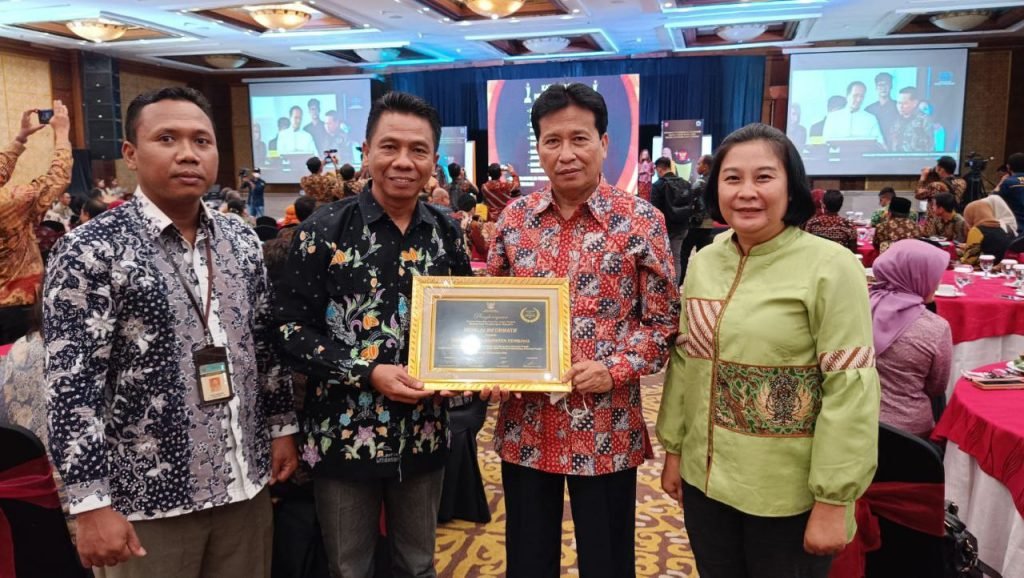 Kabupaten Rembang Raih Penghargaan dari Komisi Informasi Jateng/rembangkab