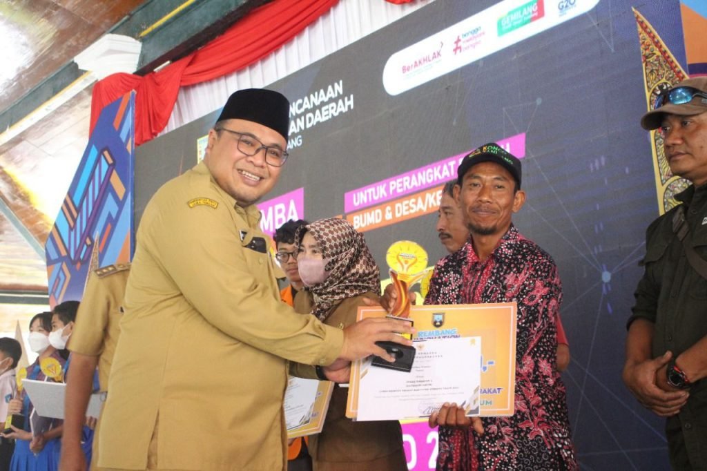 Foto: Wakil Bupati Rembang Mochamad Hanies Cholil Barro'saat sambutan di Pendopo Musium RA Kartini /rembangnews.com/Sri Lestari