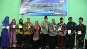 Anak Rentan Putus Sekolah di Rembang Terima Bansos dari Pemkab