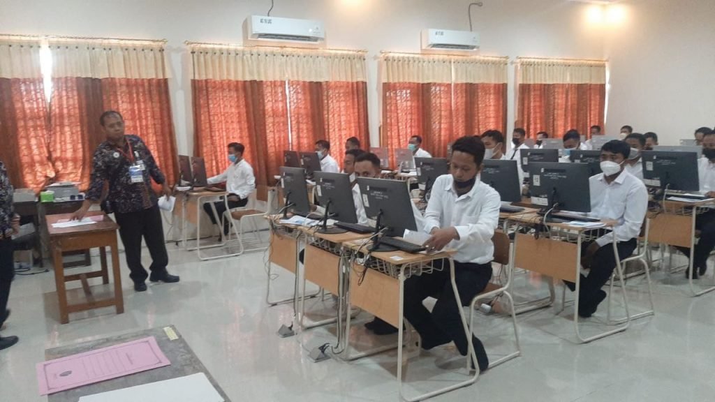 Foto: Pelamar umum PPPK jabatan fungsional tenaga guru saat Tes CAT beberapa waktu lalu/Rembangnews.com/Sri Lestari