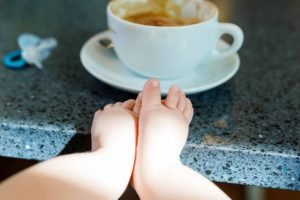 Hindari Beri Bayi Minum Kopi, Ini Alasannya/iStock