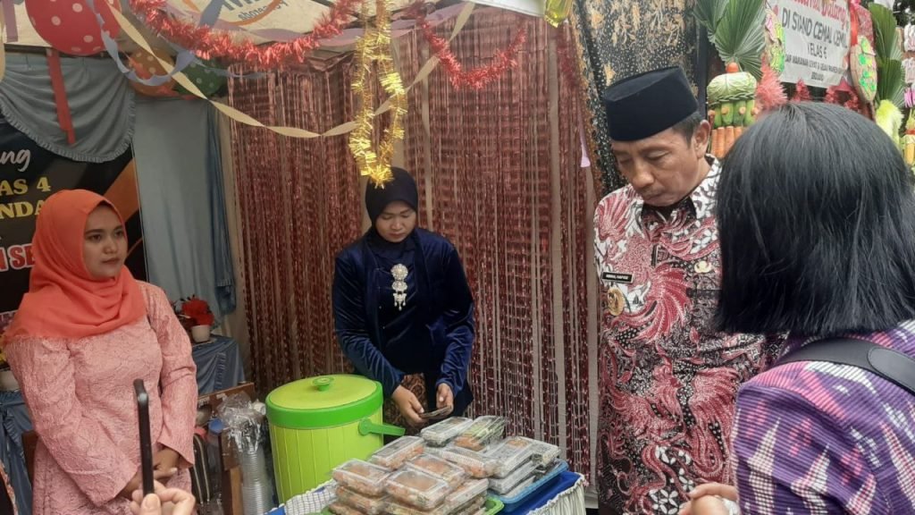 Bupati Rembang Hadiri Bazar Makanan Sehat