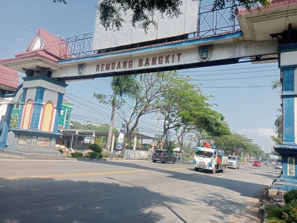 Foto: Jalan di Rembang (Sumber: istimewa)