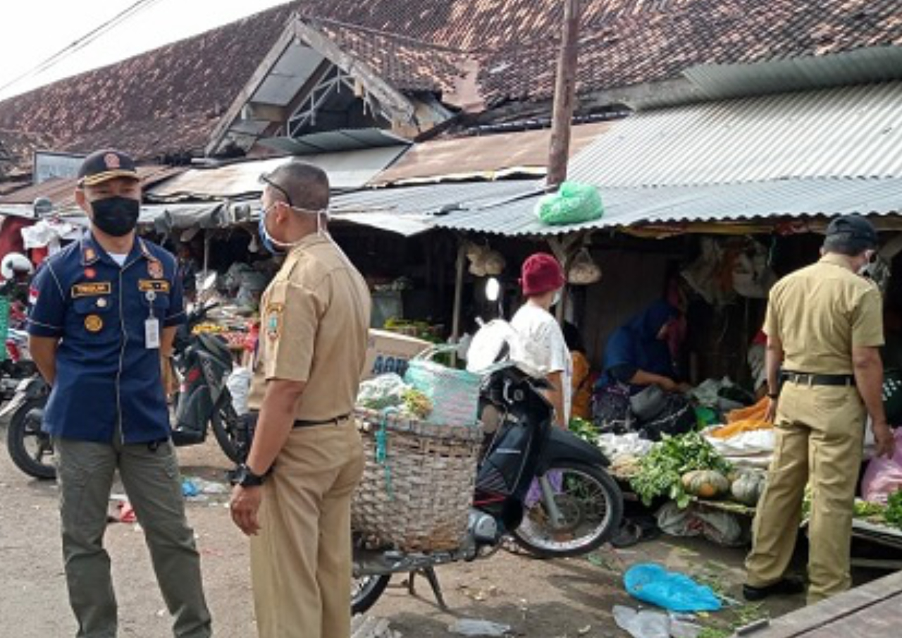 Foto: pedagang di Pasar Rembang (Sumber: rembangkab)