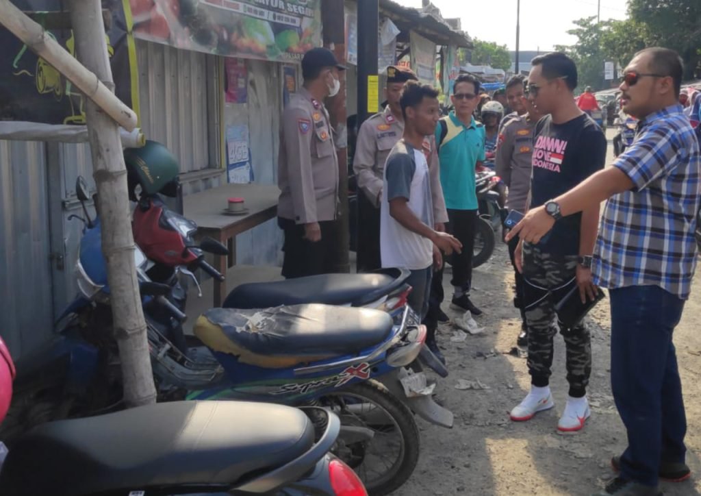 Foto: Parkir liar di kawasan Pasar Rembang (Sumber: Rembangkab)