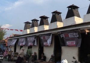 Foto: Tempat pengasapan ikan di Kabupaten Rembang (Sumber: Rembangkab)