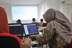 Foto: Ilustrasi kegiatan belajar mengajar (Sumber: unsplash.com)