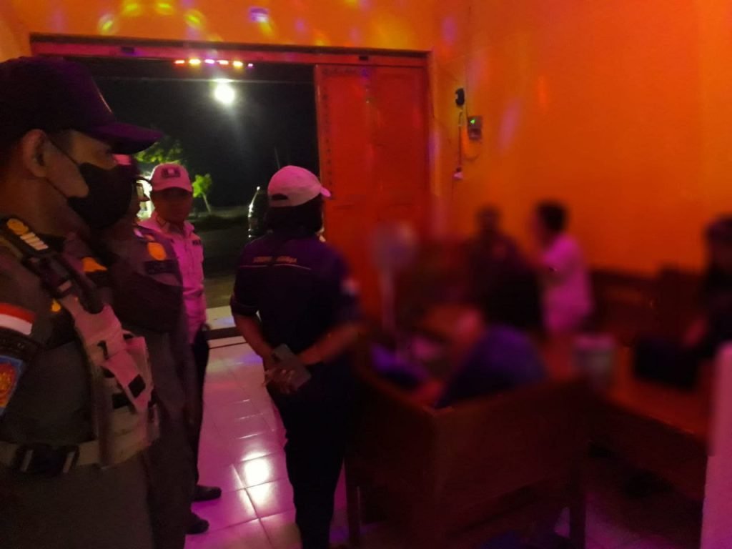 Foto: Suasana karaoke di Rembang (Sumber: istimewa)