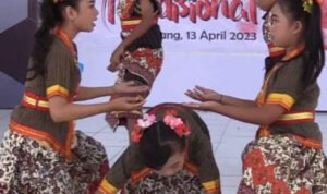 Foto: Penampilan Permainan Tradisional (Sumber; rembangkab)