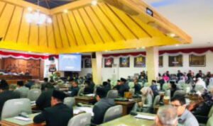 Foto: rapat paripurna di Gedung Dewan Perwakilan Rakyat Daerah (DPRD) Rembang (Sumber: rembangkab)