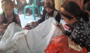 Foto: Lomba membatik di Museum RA Kartini (Sumber: rembangkab)