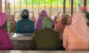 Foto: Suasana doa bersama di makam RA Kartini (Sumber: Rembangkab)