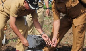 Foto: Peletakan batu pertama (Sumber: rembangkab)