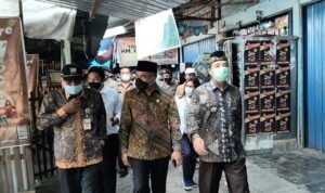 Foto: Bupati Rembang saat berada di Pasar Rembang (Sumber: rembangkab)