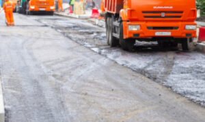 Foto: Ilustrasi perbaikan jalan (Sumber: unsplash)