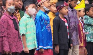 Foto: Ilustrasi seragam pakaian adat (Sumber: rembangkab)