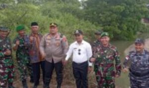 Foto: Program TMMD oleh Kodim 0720/ Rembang dan Pemkab Rembang (Sumber: rembangkab) Foto: Program TMMD oleh Kodim 0720/ Rembang dan Pemkab Rembang (Sumber: rembangkab)