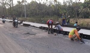 Foto: Perbaikan jalan Clangapan-Pamotan (Sumber: rembangkab) Foto: Perbaikan jalan Clangapan-Pamotan (Sumber: rembangkab)