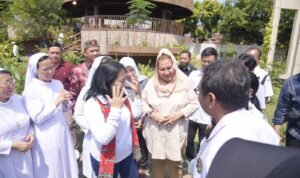 Foto: Walkot Semarang Bersama Menteri PPPA Datangi Sekolah (Sumber: Semarangkota)