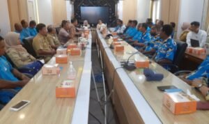 Foto: kunjungan kerja studi tiru Dinas Perikanan Kabupaten Raja Ampat (Sumber: rembangkab) Foto: kunjungan kerja studi tiru Dinas Perikanan Kabupaten Raja Ampat (Sumber: rembangkab)