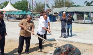 Foto: pemusnahan jaring cotok yang tak ramah lingungan (Sumber: Rembangkab)
