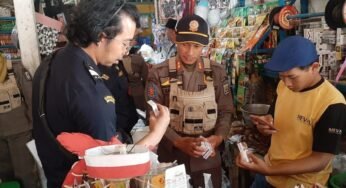 Petugas Gabungan Temukan 380 Batang Rokok Ilegal di Rembang