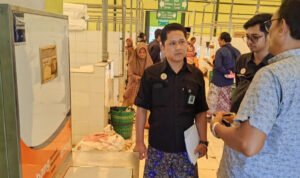 Foto: Pasar Rakyat Sumber (Sumber: rembangkab) Foto: Pasar Rakyat Sumber (Sumber: rembangkab)