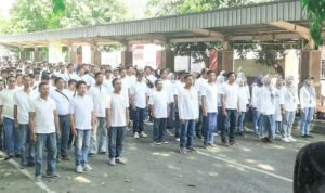 Foto: Ratusan Panwas Desa / Kelurahan di Kabupaten Rembang mengikuti apel siaga pengawasan Pemilu 2024 di jalan Gatot Subroto (Sumber: rembangkab)