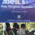 Foto: Program Jemput Bola Perizinan Berusaha OSS RBA (Sumber: rembangkab)