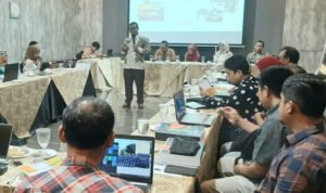 Foto: Bimtek pengawasan izin usaha (Sumber: Rembangkab)