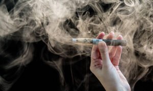 Foto: Ilustrasi vape (Sumber: iStock)
