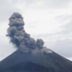 Foto: Ilustrasi kondisi Gunung Anak Krakatau (Sumber: istimewa)