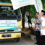 Foto: Wakil Bupati Rembang, Mohamad Hanies Cholil Barro memberangkatkan mobil pengangkut zakat (Sumber: rembangkab)