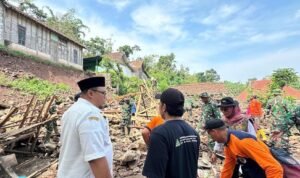 Foto: Longsor di Desa Pakis Kecamatan Sale (Sumber: rembangkab)